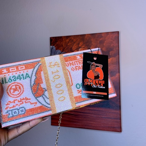 ‘Cashout on me’ Clutch❤️‍🔥 Available Now! - Picture 2 of 3